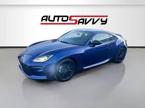 Used 2023 Toyota GR86 Premium w/ ALL Weather Mat Package (TMS) RWD image 3