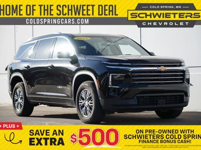 Used 2025 Chevrolet Traverse LT