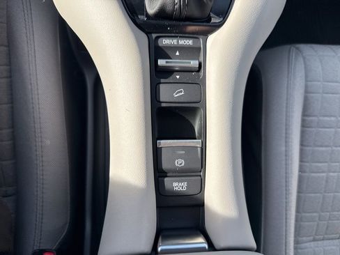 New 2026 Honda HR-V LX image 24