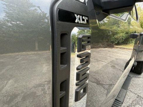 Used 2025 Ford F350 XLT image 7