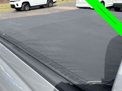 Used 2015 GMC Canyon SLE w/ SLE Convenience Package image 2