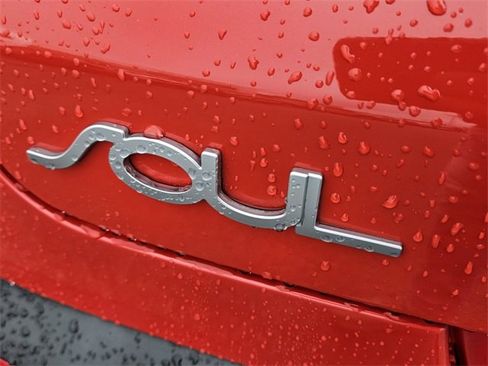 Used 2022 Kia Soul LX image 10