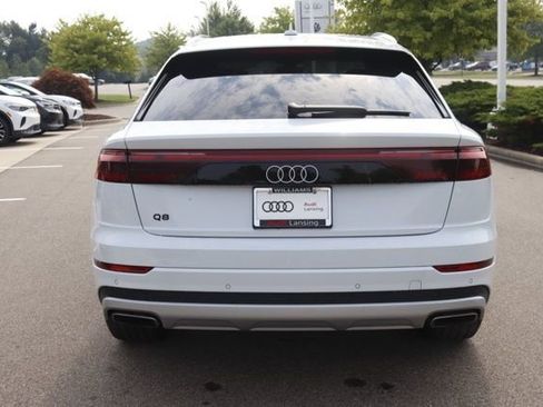Used 2024 Audi Q8 Premium image 4