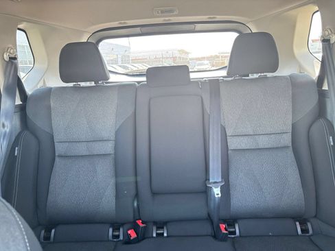 Used 2025 Nissan Rogue SV AWD/4WD image 40