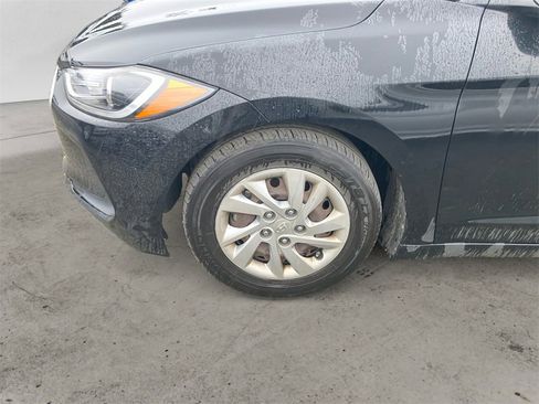 Used 2017 Hyundai Elantra SE image 24