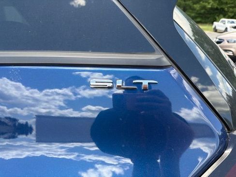 Certified 2023 GMC Terrain SLT FWD image 9