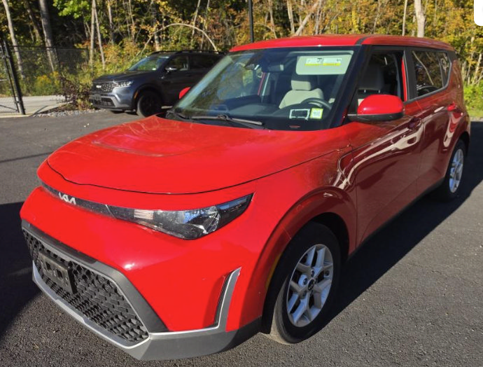 Used 2024 Kia Soul LX w/ LX Technology Package FWD image 2