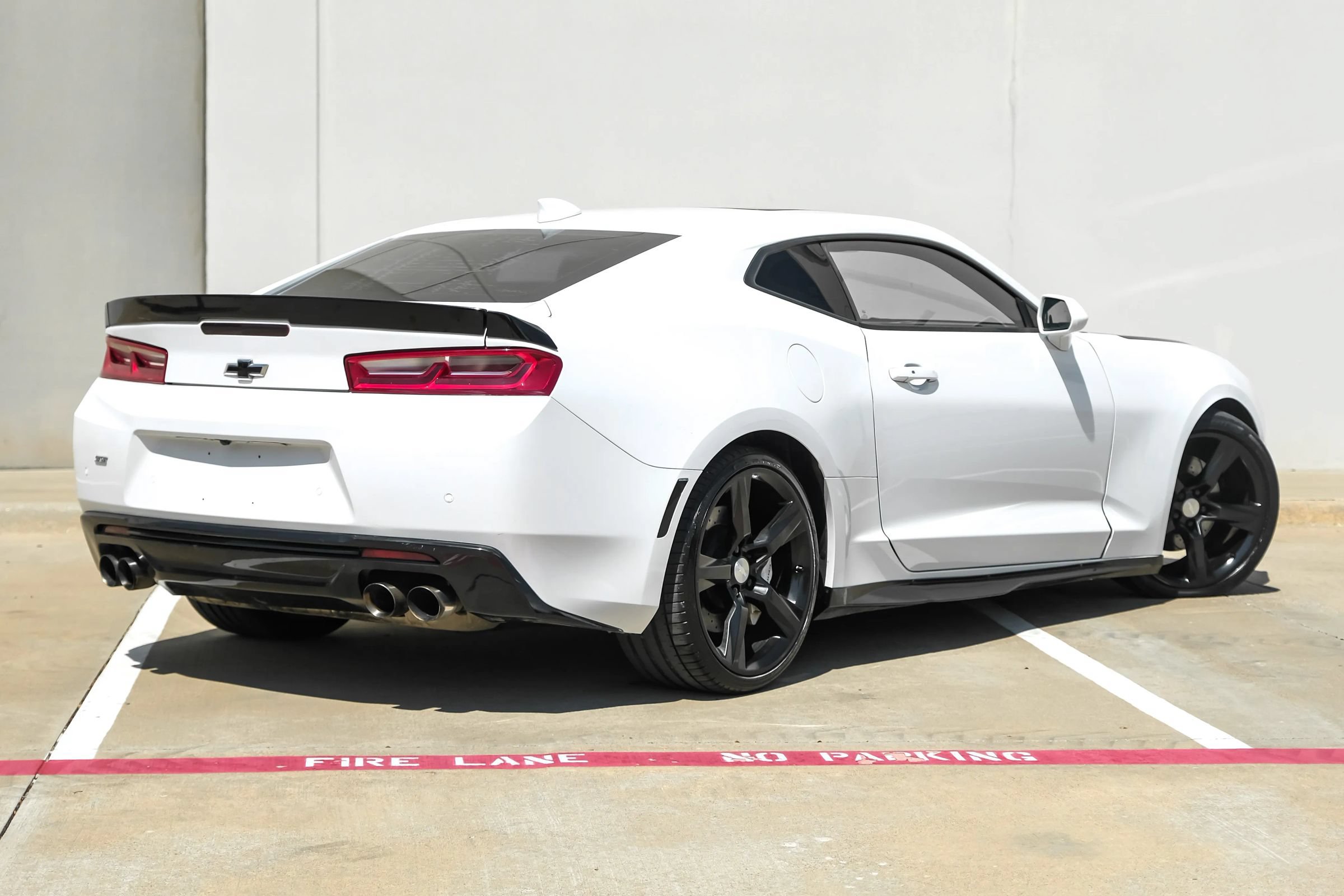 Used 2017 Chevrolet Camaro SS RWD image 4