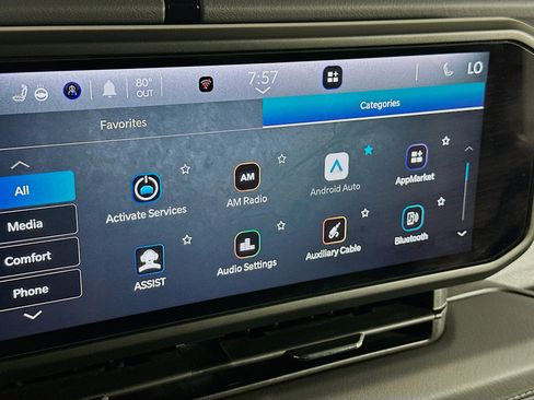 Used 2025 Jeep Wrangler Sahara image 21