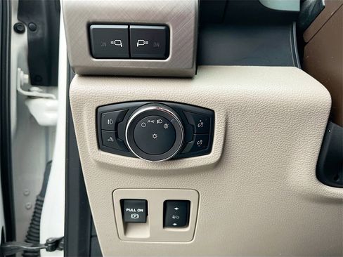 Used 2019 Ford F150 Limited image 10