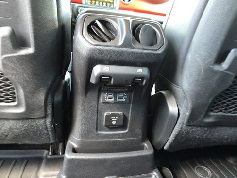 Used 2019 Jeep Wrangler Unlimited Rubicon AWD/4WD image 23