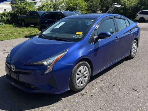 Used 2016 Toyota Prius Two FWD image 1