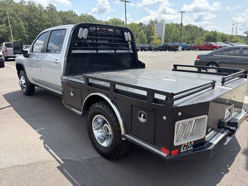 Used 2022 Chevrolet Silverado 3500 LT w/ Convenience Package AWD/4WD image 16