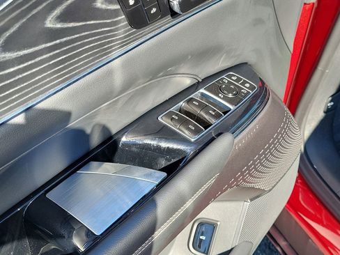 Certified 2024 Cadillac Lyriq Luxury image 22