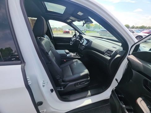 Certified 2025 Honda Passport Black Edition image 33