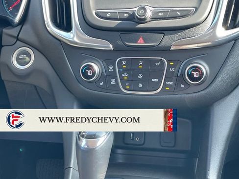 Used 2018 Chevrolet Equinox LT FWD image 19