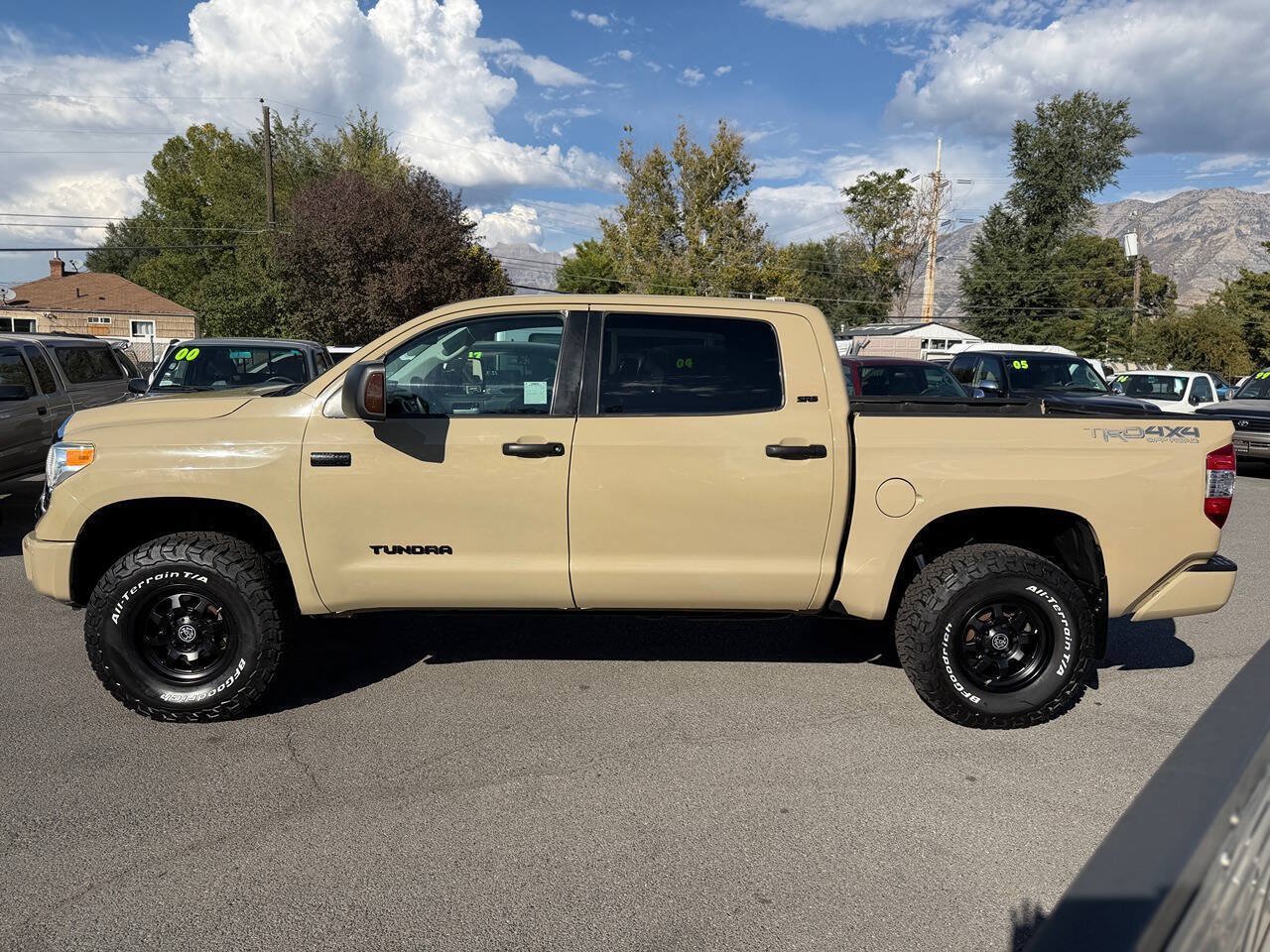 Used 2017 Toyota Tundra SR5 w/ TRD Off Road Package AWD/4WD image 94