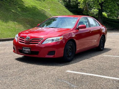 Used 2011 Toyota Camry LE FWD image 24
