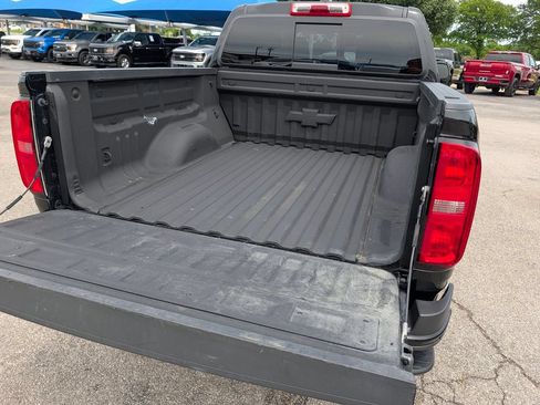 Used 2017 Chevrolet Colorado Z71 w/ Z71 Midnight Edition AWD/4WD image 27