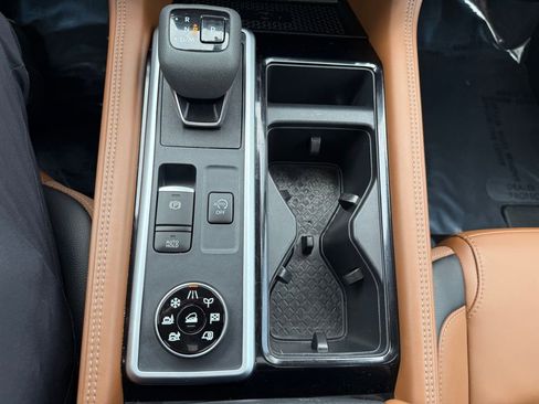 Used 2024 Nissan Pathfinder Platinum w/ Cargo Package image 31