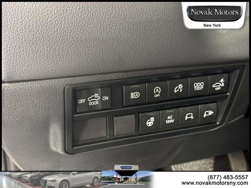 Used 2023 Toyota Tundra Limited AWD/4WD image 17
