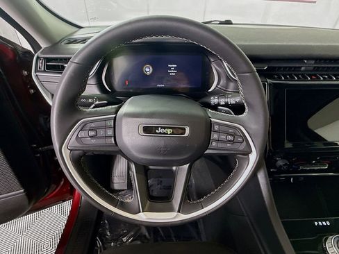 Used 2023 Jeep Grand Cherokee Laredo w/ Luxury Tech Group I AWD/4WD image 20