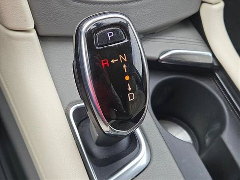 Used 2017 Cadillac XT5 Luxury w/ Driver Awareness Package FWD image 15