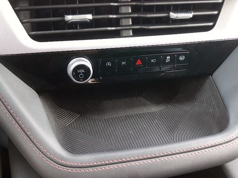 Used 2025 Ford Explorer Active w/ Active Comfort Package RWD image 24