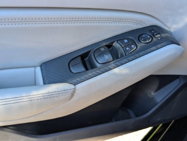 Used 2019 Nissan Altima 2.5 SL FWD image 26