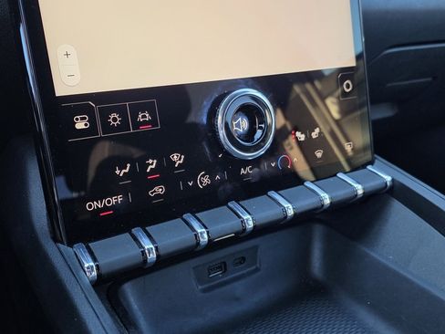 Used 2025 GMC Terrain Elevation image 18