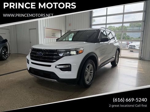 Used 2024 Ford Explorer XLT w/ Equipment Group 202A AWD/4WD image 1