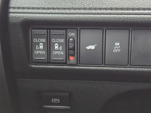 Certified 2025 Honda Odyssey EX-L image 17