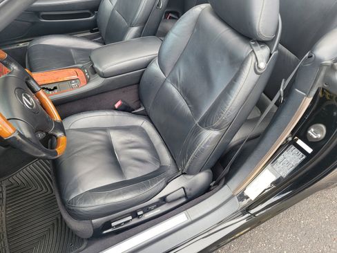 Used 2004 Lexus SC 430 Convertible image 37