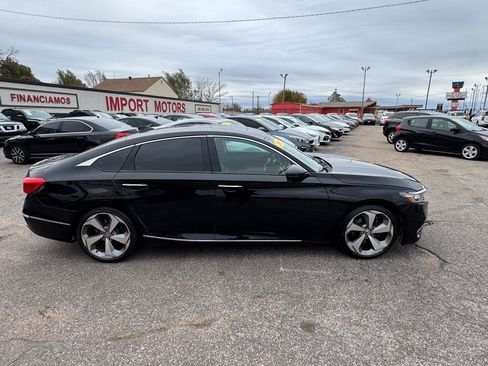 Used 2018 Honda Accord Touring image 19