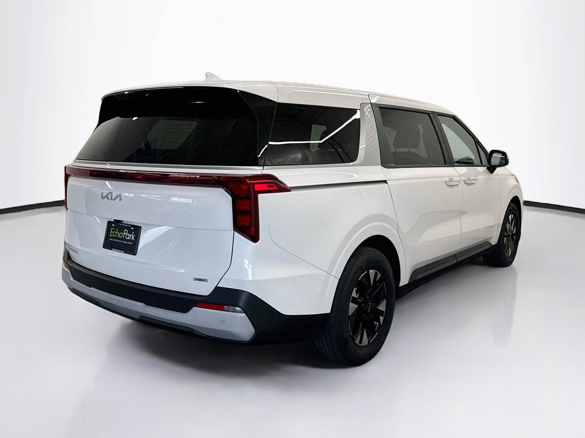 Used 2026 Kia Carnival LXS FWD image 9