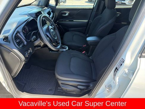 Used 2022 Jeep Renegade Altitude AWD/4WD image 9