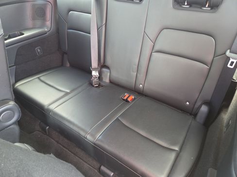 Used 2023 Nissan Pathfinder Platinum image 23