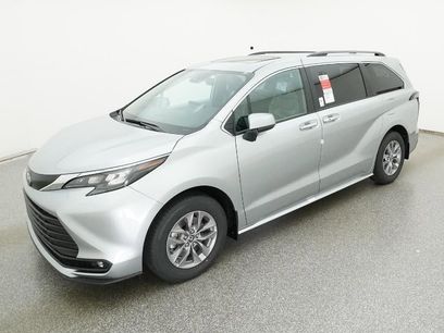 New 2025 Toyota Sienna XLE