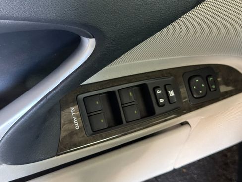 Used 2010 Lexus IS 350 w/ Preferred Accessory Package RWD image 13