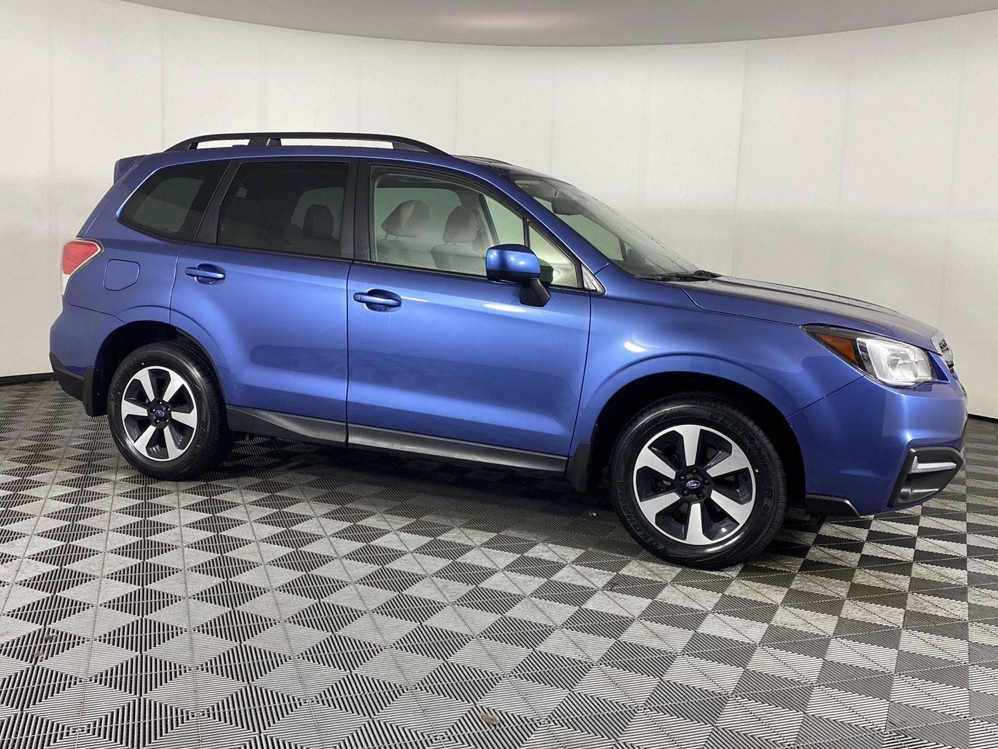 Used 2018 Subaru Forester 2.5i Premium AWD/4WD image 3