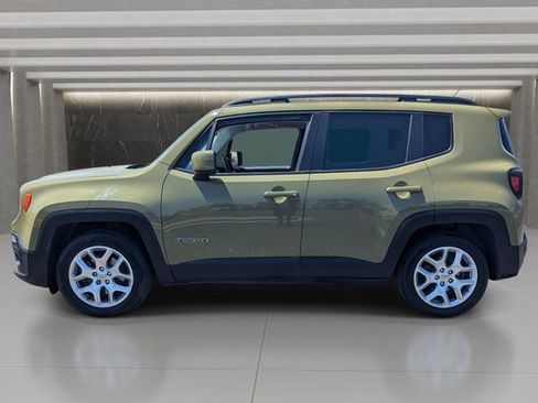 Used 2015 Jeep Renegade Latitude FWD image 2