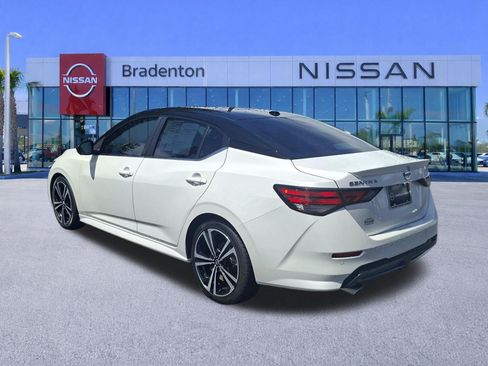 Used 2023 Nissan Sentra SR w/ SR Premium Package FWD image 7