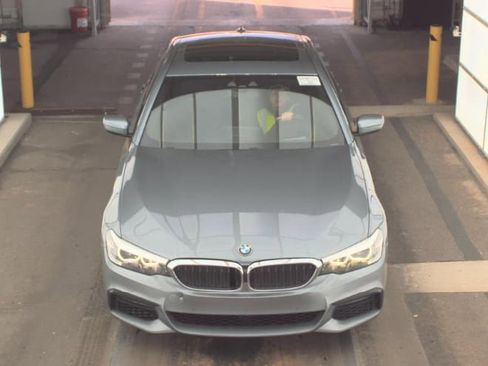 Used 2019 BMW 540i w/ M Sport Package image 2