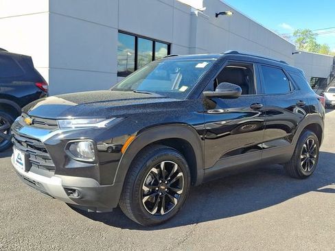 Used 2022 Chevrolet TrailBlazer LT w/ Premium Seating Package AWD/4WD image 3