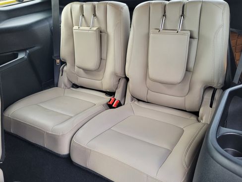 Used 2019 Ford Explorer Limited w/ Class III Trailer Tow Package image 12