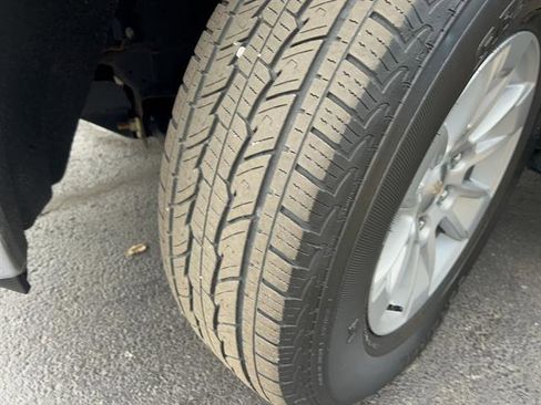 Used 2022 Chevrolet Silverado 1500 LT image 12