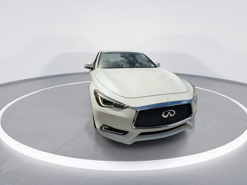 Used 2018 INFINITI Q60 3.0t Luxe w/ Sensory Package 3.0T Luxe RWD image 2