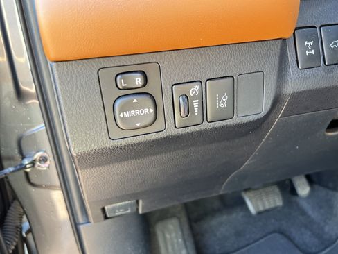 Used 2016 Toyota RAV4 SE w/ Advanced Technology Package image 36