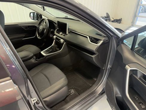Used 2025 Toyota RAV4 LE AWD/4WD image 22