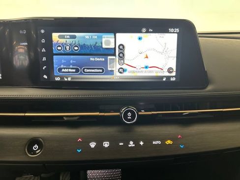 Used 2023 Nissan Ariya FWD image 22